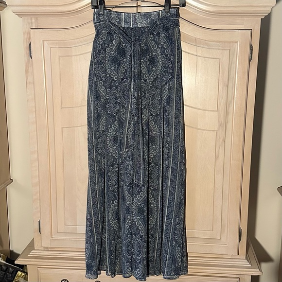 *3/$20 SALE* Abercrombie & Fitch pants - Picture 1 of 4